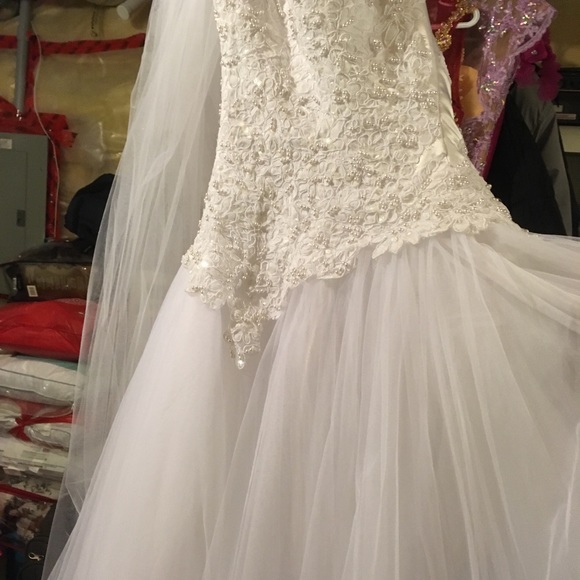 David’s bridal halter dress - Picture 3 of 5